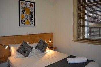 Melbourne City Stays - New Castle Holiday 46