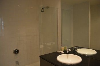 Melbourne City Stays - New Castle Holiday 50
