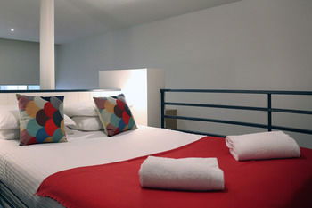 Melbourne City Stays - New Castle Holiday 90
