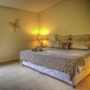 CountryPlace - New Castle Holiday 5