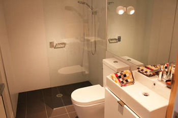 Guilfoyle Apartments - New Castle Holiday 4