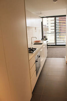 Guilfoyle Apartments - New Castle Holiday 24