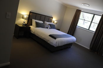 Riverside Oaks Golf Resort - New Castle Holiday 17