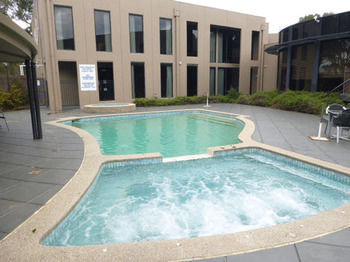 Dingley International Hotel - New Castle Holiday 1