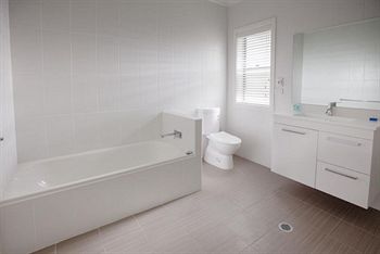 Everton Apartments - New Castle Holiday 1