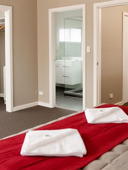 Everton Apartments - New Castle Holiday 10