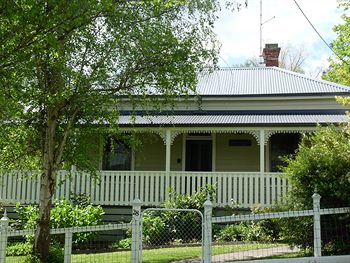 Brentwood Accommodation - New Castle Holiday 10