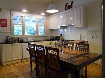 Brentwood Accommodation - New Castle Holiday 14