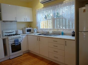 Brentwood Accommodation - New Castle Holiday 15