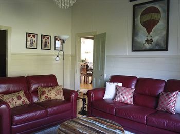 Brentwood Accommodation - New Castle Holiday 16