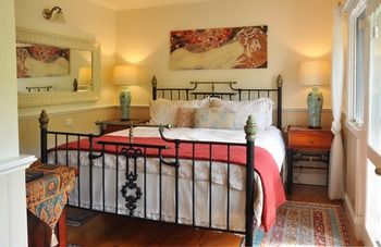 Brentwood Accommodation - New Castle Holiday 33