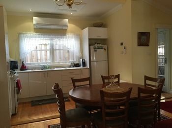 Brentwood Accommodation - New Castle Holiday 50