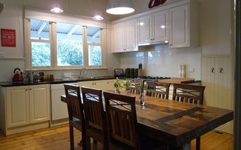 Brentwood Accommodation - New Castle Holiday 66