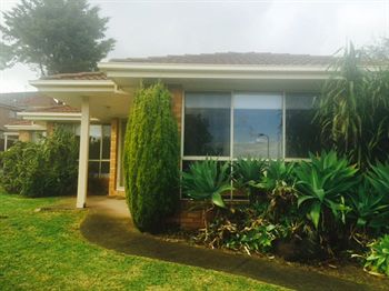 Australian Home Away @ East Doncaster Andersons Creek 1 - New Castle Holiday 2