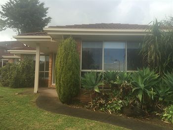 Australian Home Away @ East Doncaster Andersons Creek 1 - New Castle Holiday 8
