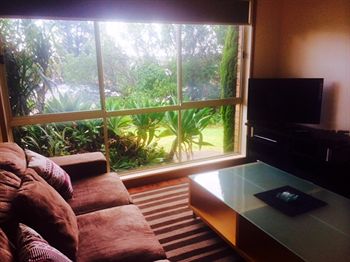Australian Home Away @ East Doncaster Andersons Creek 1 - New Castle Holiday 12