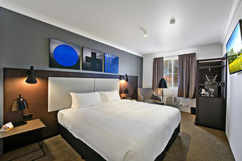 Quality Hotel CKS Sydney Airport - New Castle Holiday 1