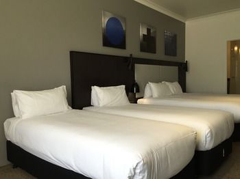 Quality Hotel CKS Sydney Airport - New Castle Holiday 12