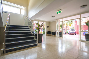 Quality Hotel CKS Sydney Airport - New Castle Holiday 24