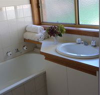 Australian Home Away  Doncaster Andersons Creek 2 - New Castle Holiday