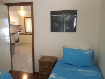 Australian Home Away @ Doncaster Andersons Creek 2 - New Castle Holiday 4