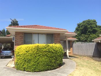 Australian Home Away @ Doncaster Andersons Creek 2 - New Castle Holiday 6