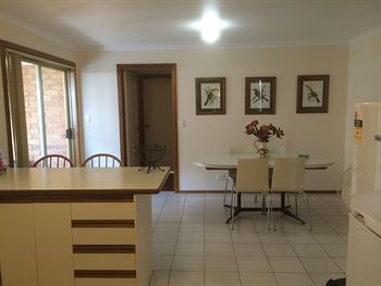 Australian Home Away @ Doncaster Andersons Creek 2 - New Castle Holiday 9