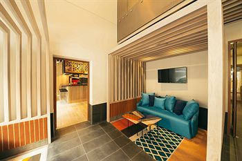 Brady Hotels - New Castle Holiday 1
