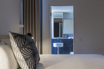 Brady Hotels - New Castle Holiday 32
