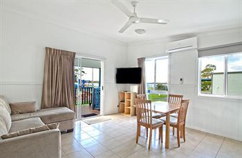 South Coast Retreat - New Castle Holiday 0
