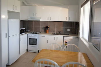 South Coast Retreat - New Castle Holiday 17