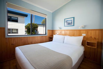 South Coast Retreat - New Castle Holiday 41