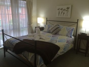 Australian Home Away Ringwood @ Bardia - New Castle Holiday 9