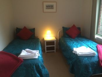 Australian Home Away Ringwood @ Bardia - New Castle Holiday 11