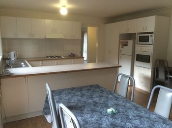 Australian Home Away Ringwood @ Bardia - New Castle Holiday 14