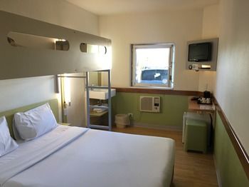 Ibis Budget Campbelltown - New Castle Holiday 5