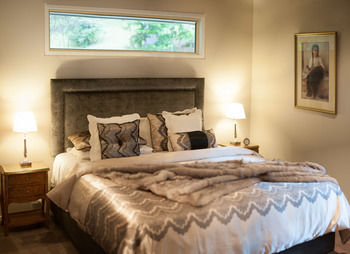 Mountain Element Retreats - New Castle Holiday 7