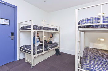 Melbourne VIC New Castle Holiday