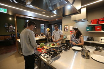 Melbourne Central YHA - Hostel - New Castle Holiday 13