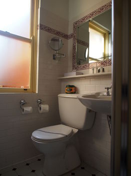 Simpson Of Potts Point - New Castle Holiday 23
