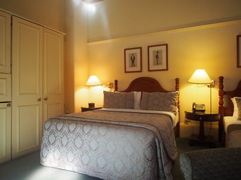 Simpson Of Potts Point - New Castle Holiday 25