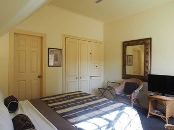 Simpson Of Potts Point - New Castle Holiday 40