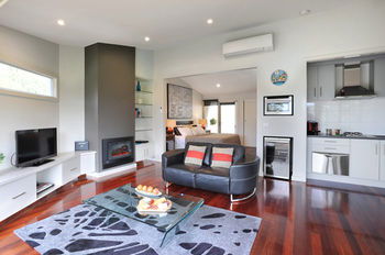 Araluen Villas - New Castle Holiday 15