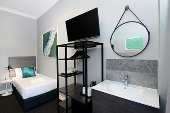 Alison Lodge - New Castle Holiday 16