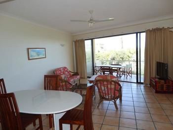 Costa Bella Apartments - New Castle Holiday 5
