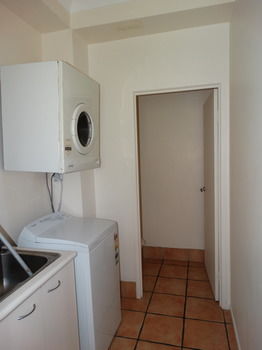 Costa Bella Apartments - New Castle Holiday 24