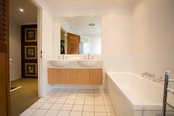 Skippers Cove Waterfront Resort - New Castle Holiday 0