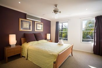 Skippers Cove Waterfront Resort - New Castle Holiday 5