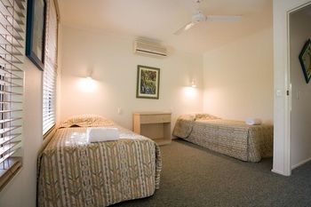 Skippers Cove Waterfront Resort - New Castle Holiday 7