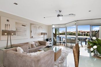 Skippers Cove Waterfront Resort - New Castle Holiday 26